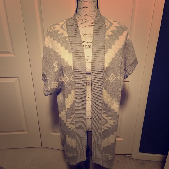 American Living Sweaters - Grey and cream sweater